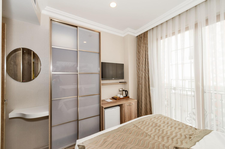 Bedroom 4, Alphonse Hotel, Fatih
