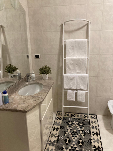 Bathroom 2, Da Gege, Torino