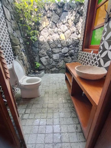 Bathroom, Villa Embun Batu Karas, Pangandaran