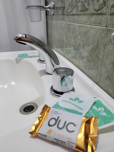 Bathroom 3, Ruca Nel, Lago Argentino