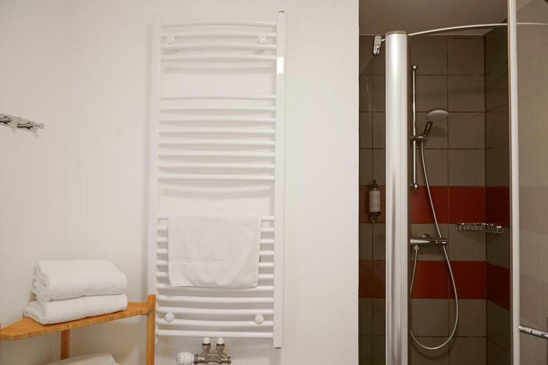 Bathroom 3, Aparthotel Adagio Access Massy Palaiseau, Essonne