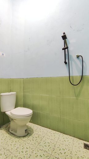Bathroom, Oemahku Biru Syariah, Wonosobo