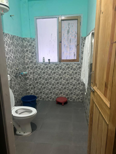 Bathroom, Footsteps Hostel and Cafe, Kullu