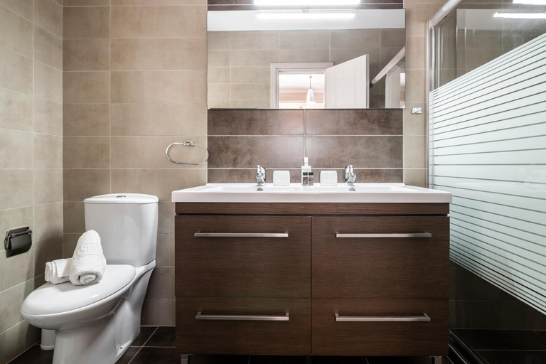 Bathroom 3, Villa Elizabeth - Seafront Classic Villa!, Ionian Islands