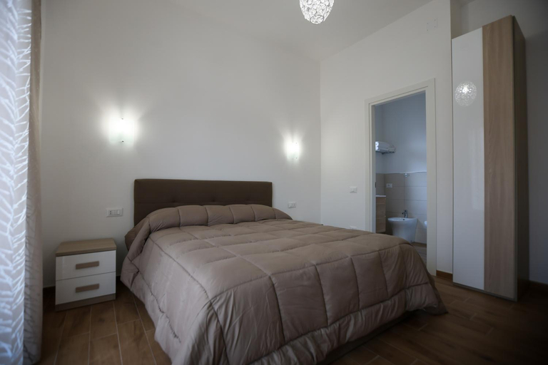 Others 4, B&B a Salerno, Salerno
