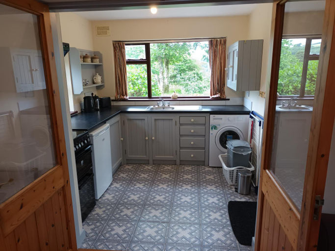 Others 3, Sea View 1-Bed Cottage Sleeps 2 w Private Garden