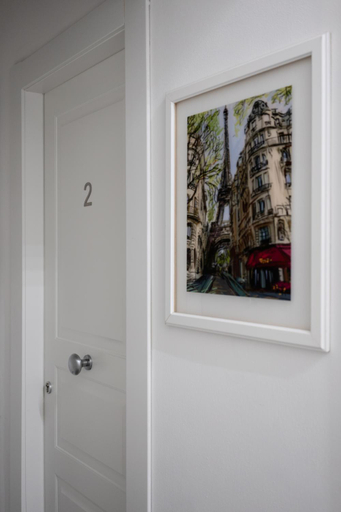 Others 3, La bella vita luxury apartament and travel solution, Napoli