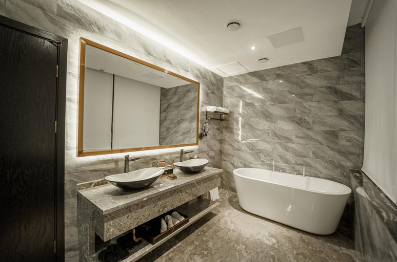 Bathroom 21