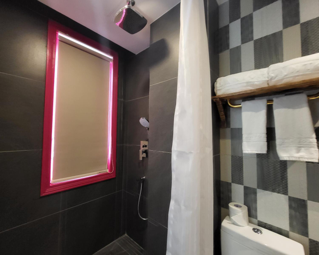 Bathroom 4, Santori Villa My Khe Beach, Da Nang