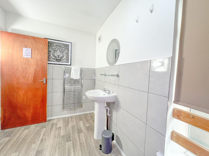 Bathroom 5, Baxter House, Lincolnshire