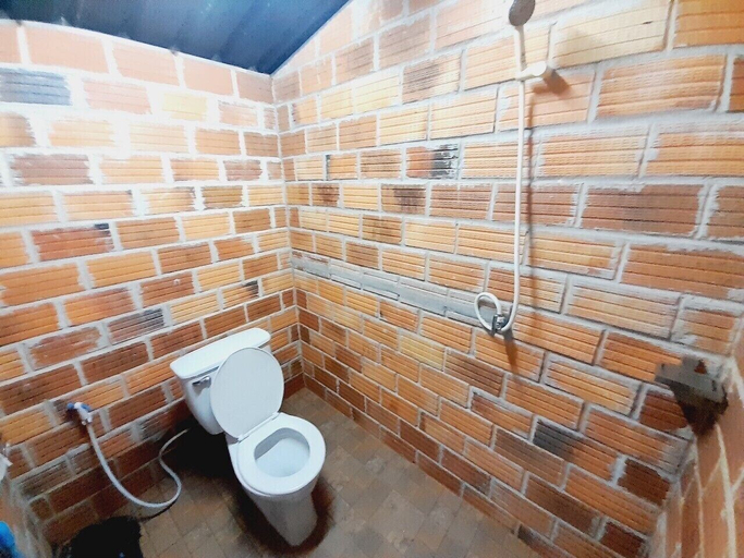Bathroom 5, Bangmara Hill, Takua Pa