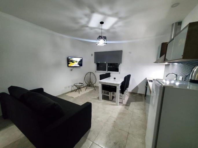 Others 4, Travel Suites Ezeiza- 5 pax- Centro Eze- Shoppings a 8 min, Esteban Echeverría