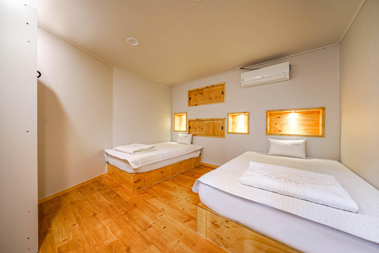 Others 2, Oops Hotel, Suyeong
