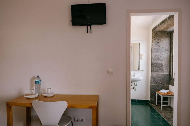 Bathroom 3, Azores Youth Hostels - Pico, São Roque do Pico