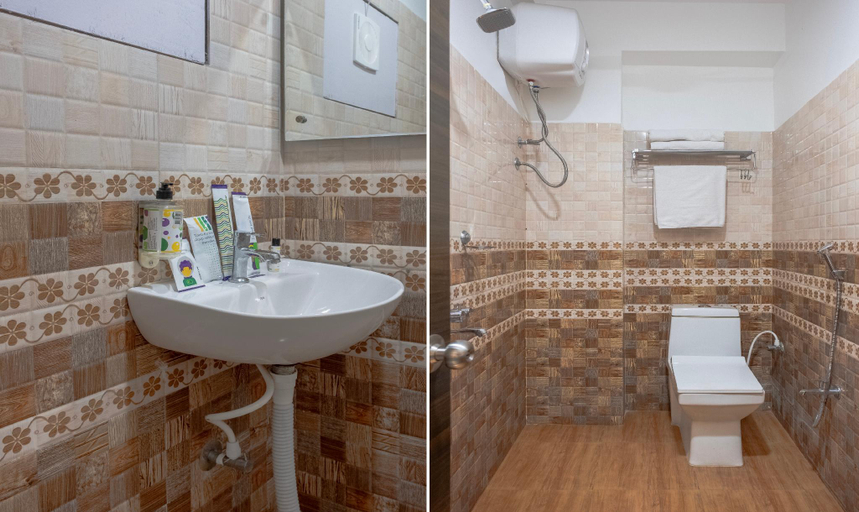 Bathroom 4, Treebo Su Casa Grand, Visakhapatnam