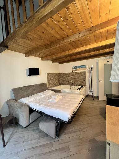 Bedroom 3, ponte di chiaia rooms, Napoli