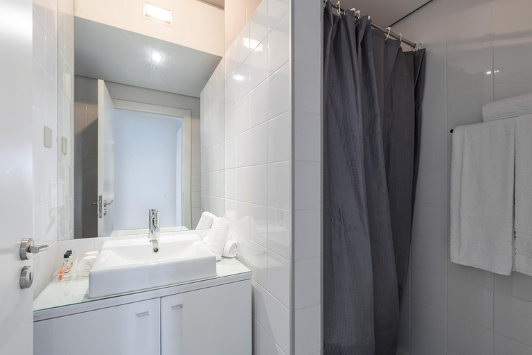Bathroom 5, Pelican Alvor, Portimão