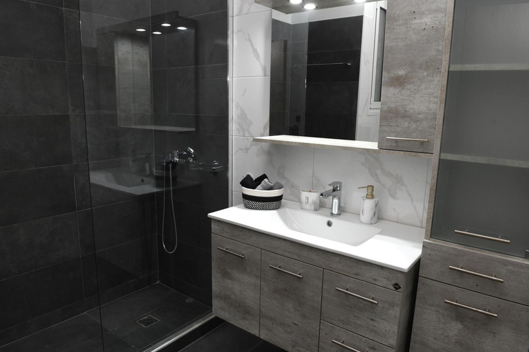 Bathroom 2, Alkmini Apartment, Attica