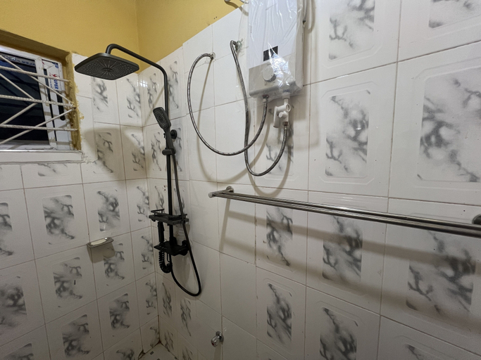 Bathroom 3, Naayina Vacation Villas, Savelugu Nanton