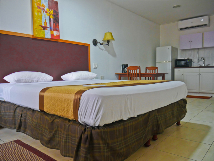 Bedroom 3, Hotel North Resort, Blauwgrond