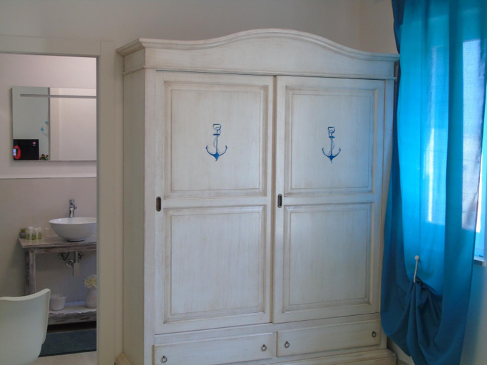Bathroom 2, Affittacamere LiKele, Sassari