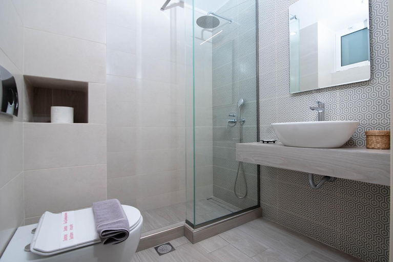 Bathroom 2, mantinia-apartments, Peloponnese