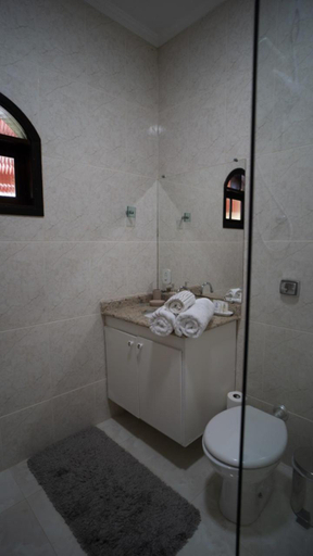 Bathroom, Pousada Boutique Mercedes, Extrema