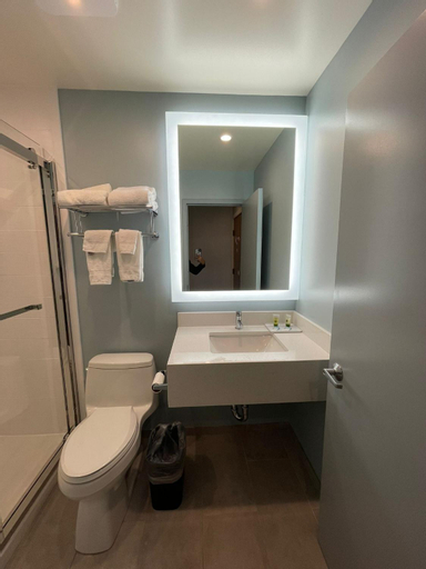 Bathroom 8