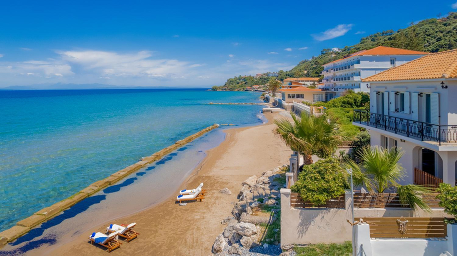 Exterior & Views 1, Villa Elizabeth - Seafront Classic Villa!, Ionian Islands