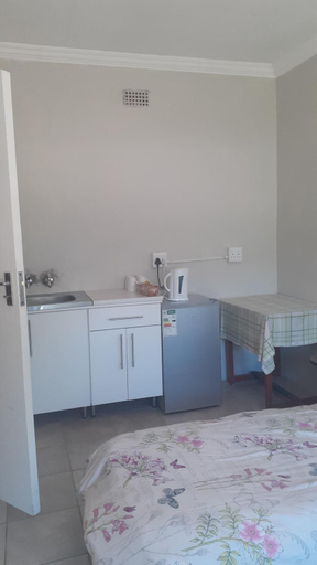 Bedroom 2, 3 Lavenders, Mangaung