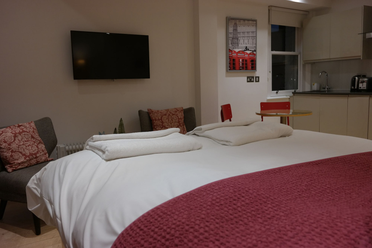 Bedroom 2, Alma Rooms, London