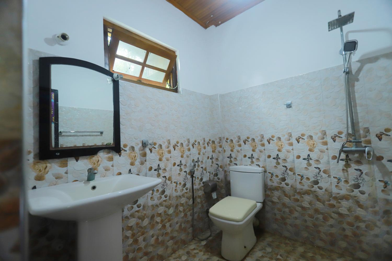 Bathroom 3, The Green Heaven Resort, Dambulla