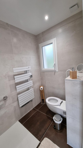 Bathroom 4, Les Chalets du Golf de Biscarrosse, Landes