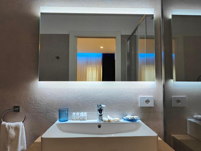 Bathroom 2, Carducci Art Guesthouse, Oristano