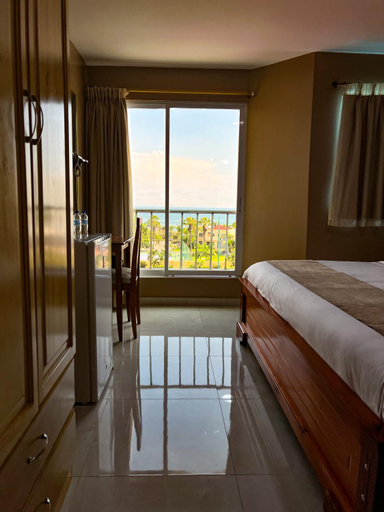 Others 4, hotel hamilton, Manta