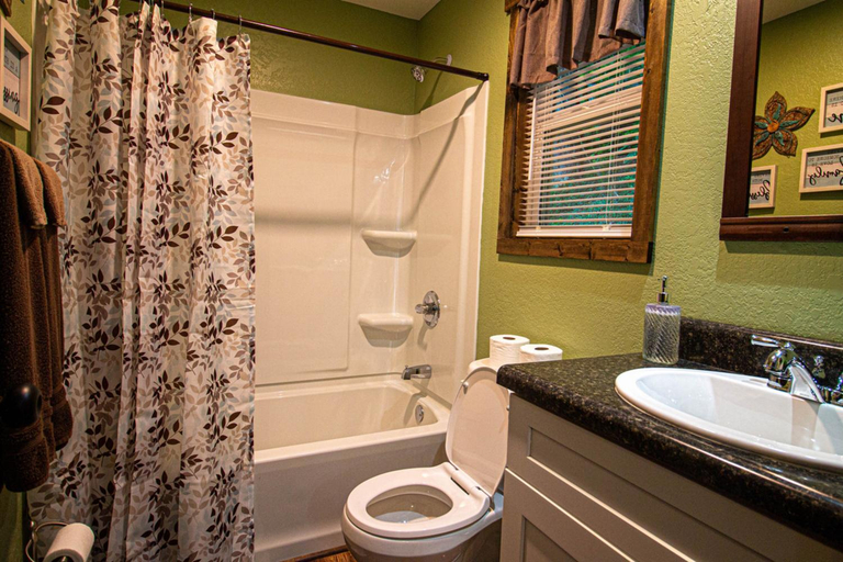 Bathroom 3, The Lil House, Graham