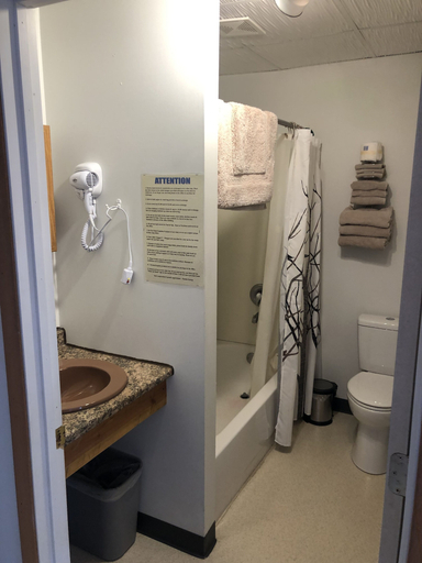 Bathroom 3, Black Hills Motel at Quails Crossing, Pennington
