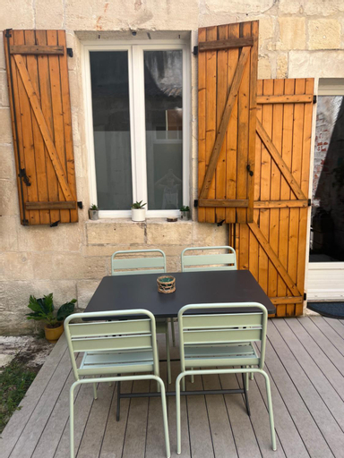 Others 4, T3 COSY MAISON DE VILLE TERRASSE AU CALME, Charente-Maritime