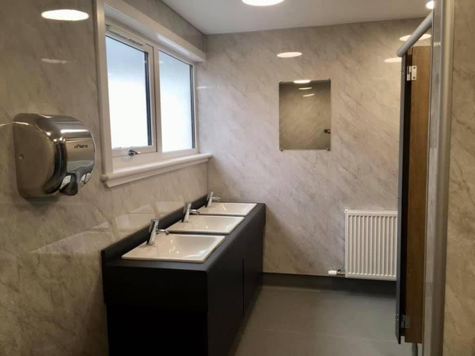 Bathroom 3, Great Glen Hostel, Highland