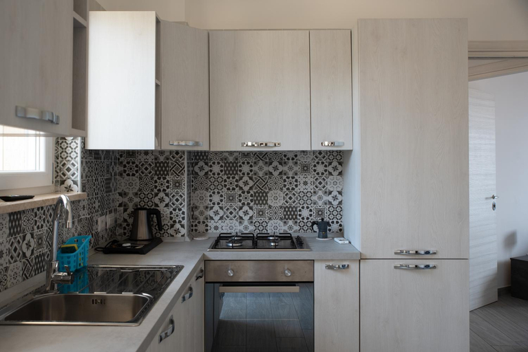 Others 5, B&B Monteleone ,12, Napoli