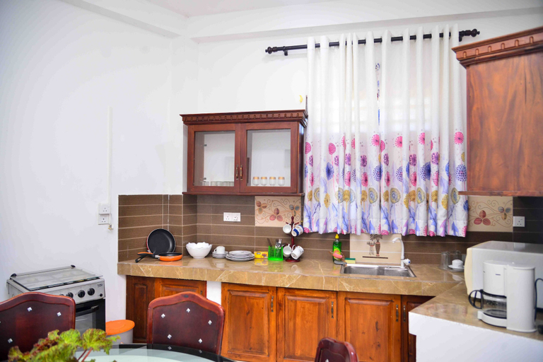 Others 4, Lakdinu Apartments, Ja-Ela