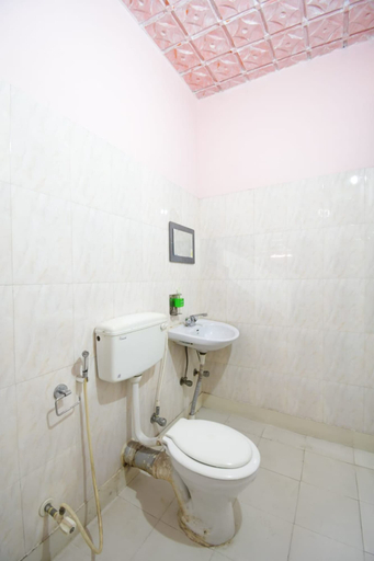 Bathroom, Goroomgo Hotel Wow Kolkata, North 24 Parganas