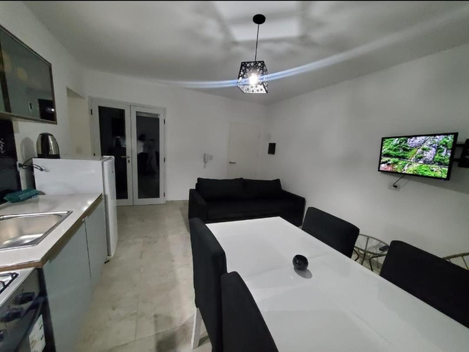 Others 5, Travel Suites Ezeiza- 5 pax- Centro Eze- Shoppings a 8 min, Esteban Echeverría