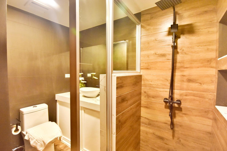 Bathroom 5, Island Princess Resort & Spa, Malay