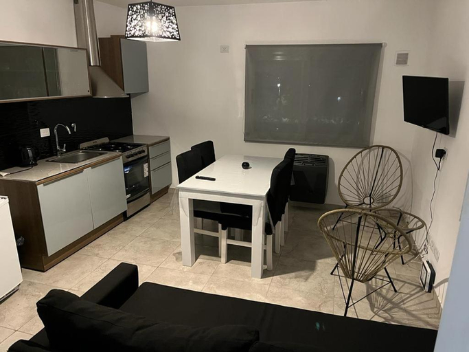 Others 5, Travel Suites Ezeiza- 5 pax- Centro Eze- Shoppings a 8 min, Esteban Echeverría
