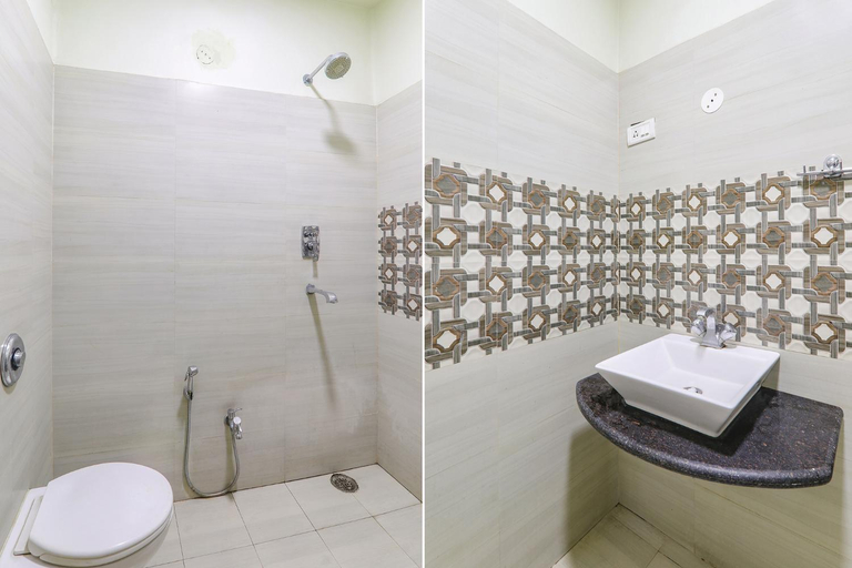 Bathroom, Via Harmony, Kaushambi