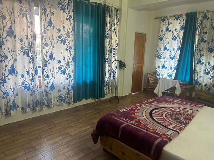 Bedroom 2, Footsteps Hostel and Cafe, Kullu