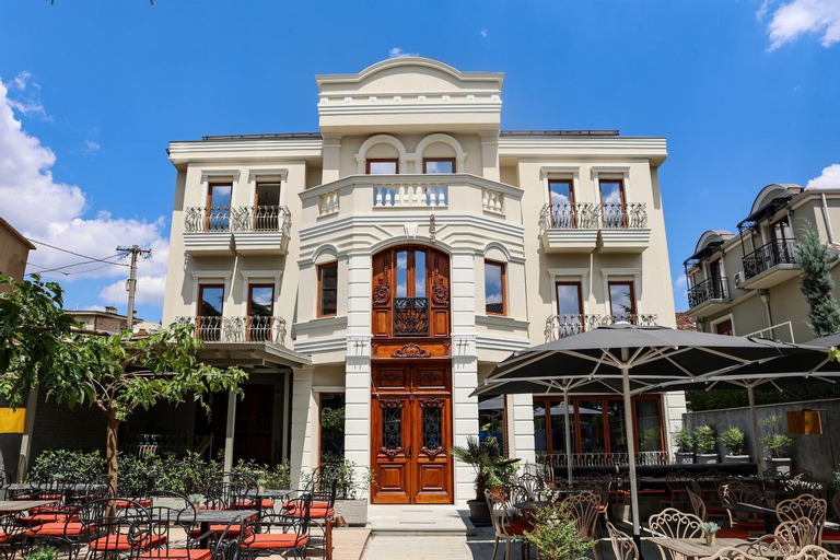 Vila Borgjeze, Korçës