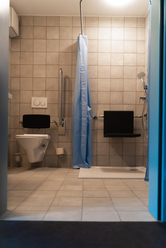 Bathroom 3, Bogentrakt Hostel, Plessur