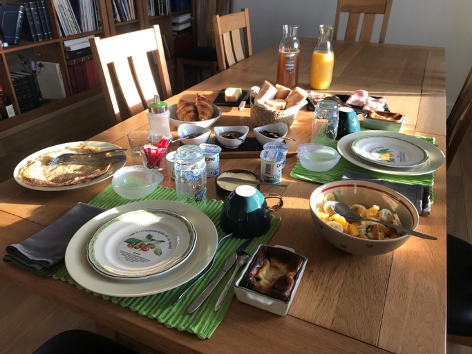 Food & Drinks